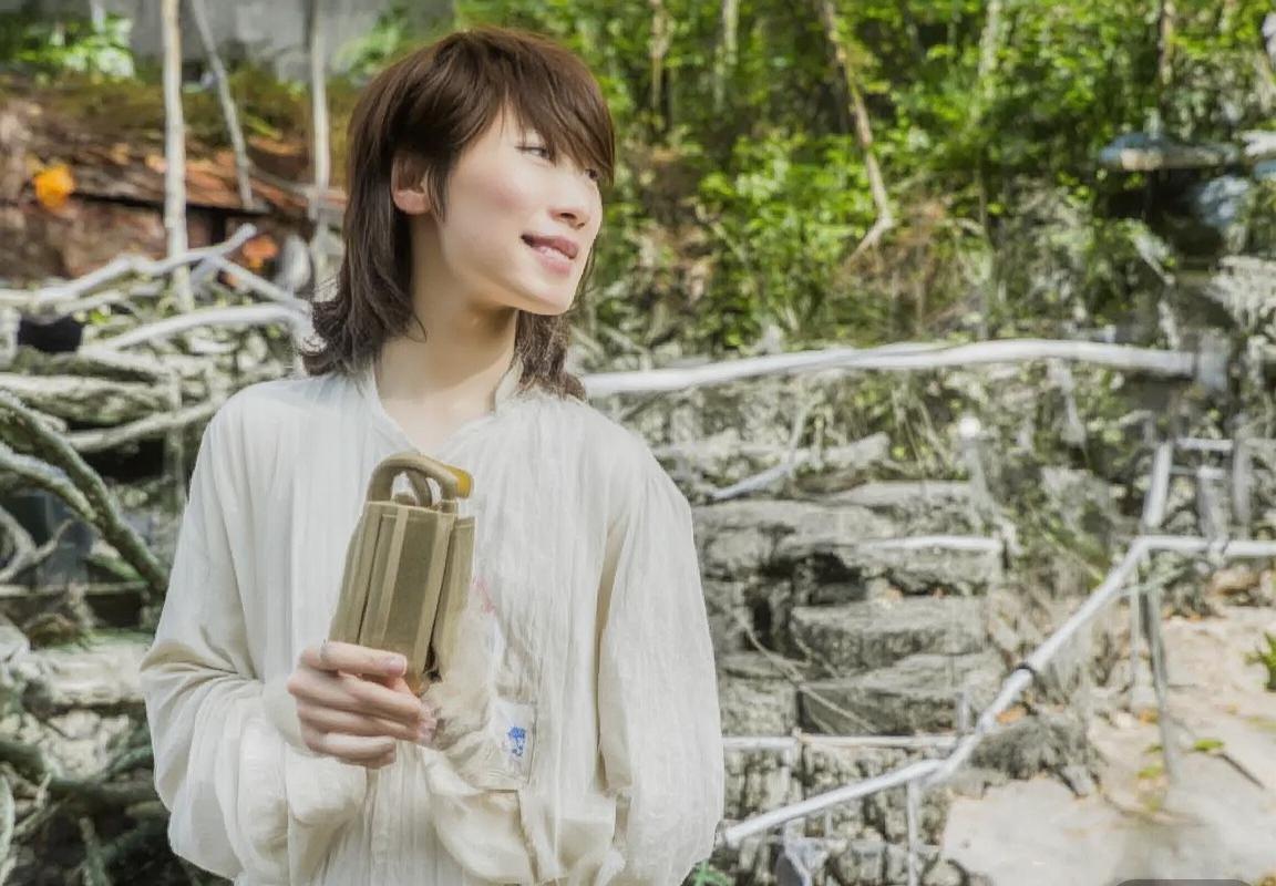 贝里与莫克姆对决解析：战术智慧与足球战术革新